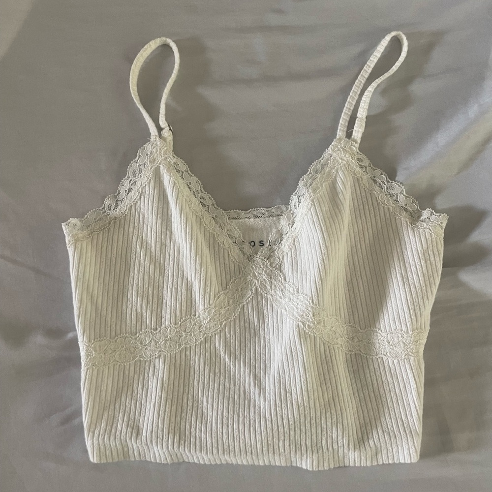 Women’s White Top V-Necked Aeropostale Cream Lace Detail Lettuce Trim Size Small